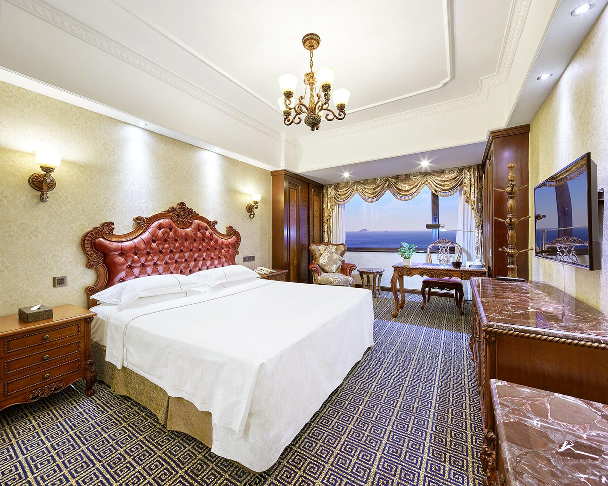 Grand Regency Hotel Qingdao Dış mekan fotoğraf